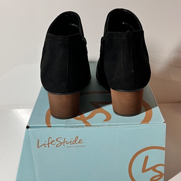 Lifestride Blake Microfiber Heeled Ankle Booties - Picture 4 of 6